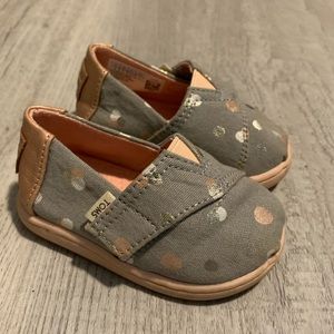 Toddler Toms Size 4